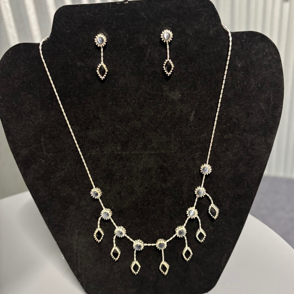 Onyx and Smokey Blue Cats Eye Necklace‎ and Earrings Set Silver Tone VTG Style